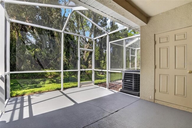 Building Photo - 15768 Fishhawk Falls Dr
