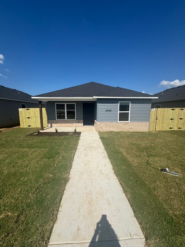 Building Photo - 2566 S Ouachita Dr