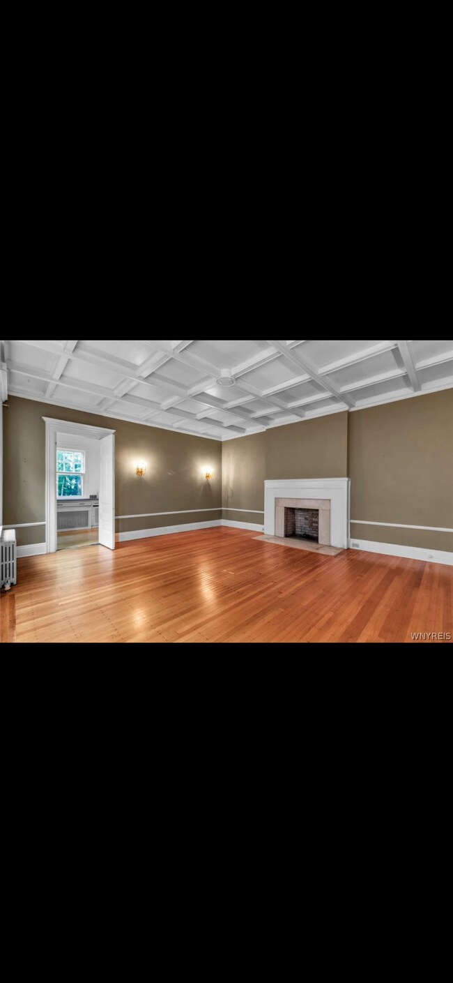 Building Photo - 444 Linwood Ave