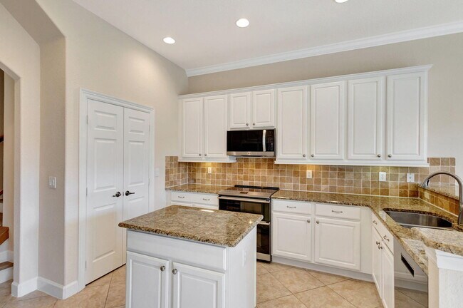 Building Photo - 4770 Cadiz Cir