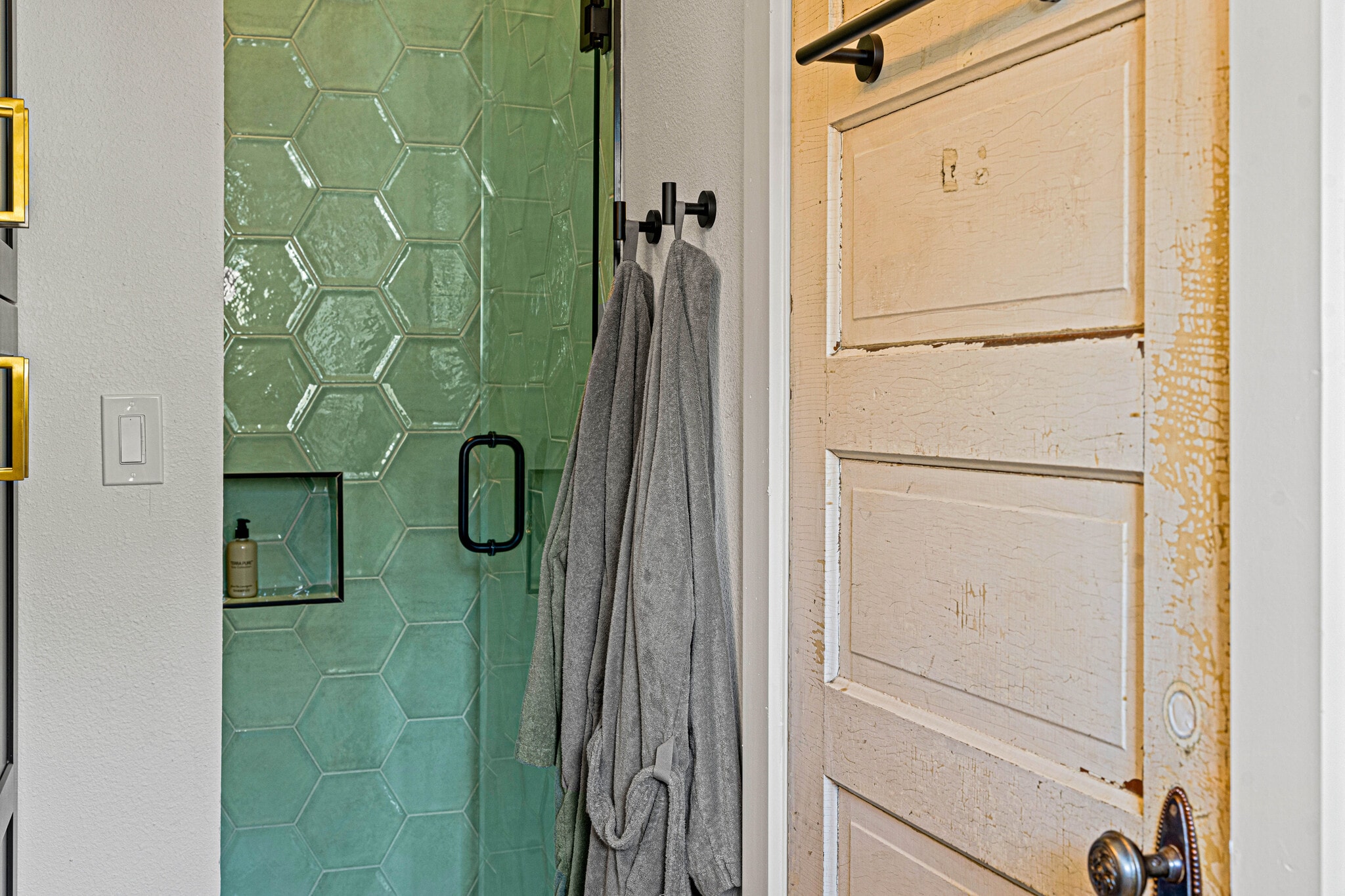 Building Photo - 540 Adams St