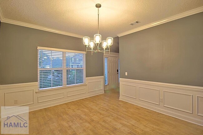 Building Photo - 432 Fairview Cir