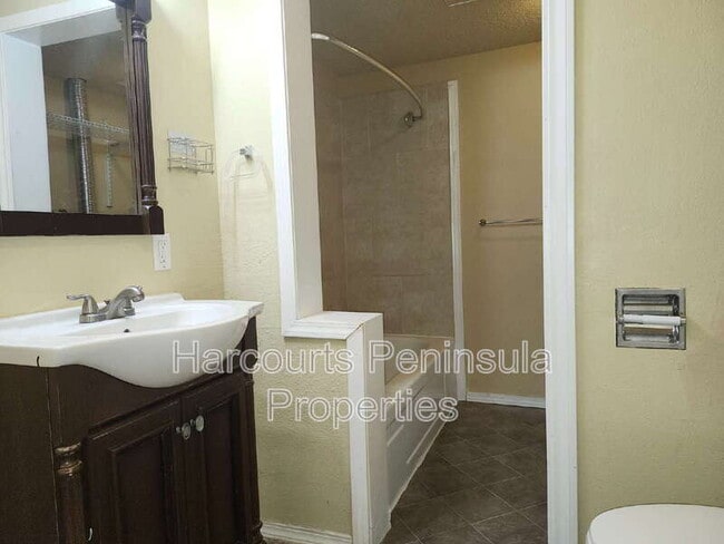 Building Photo - 7155 Tracyton Blvd NW