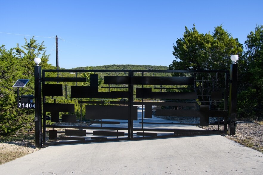 Gated property - 21404 Lonesome Ct