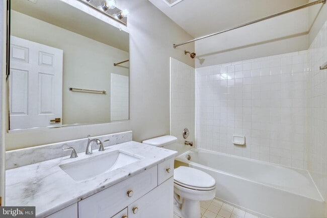 Building Photo - 5742 Governors Pond Cir