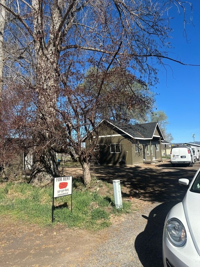 Building Photo - Bright & New 2 Bed / 2 Bath with Vaulted Ceilings & Covered Parking!