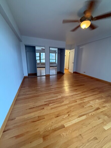 Building Photo - 4230 N Marine Dr