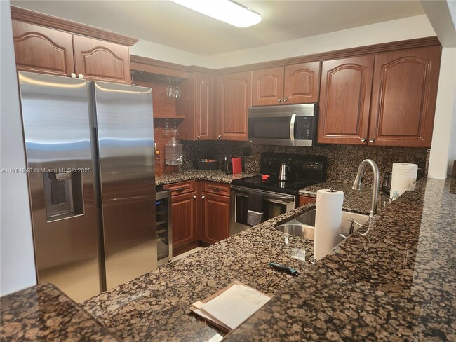 Building Photo - 3725 S Ocean Dr