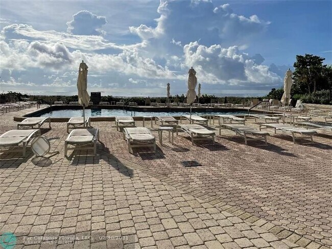 Building Photo - 1900 S Ocean Blvd