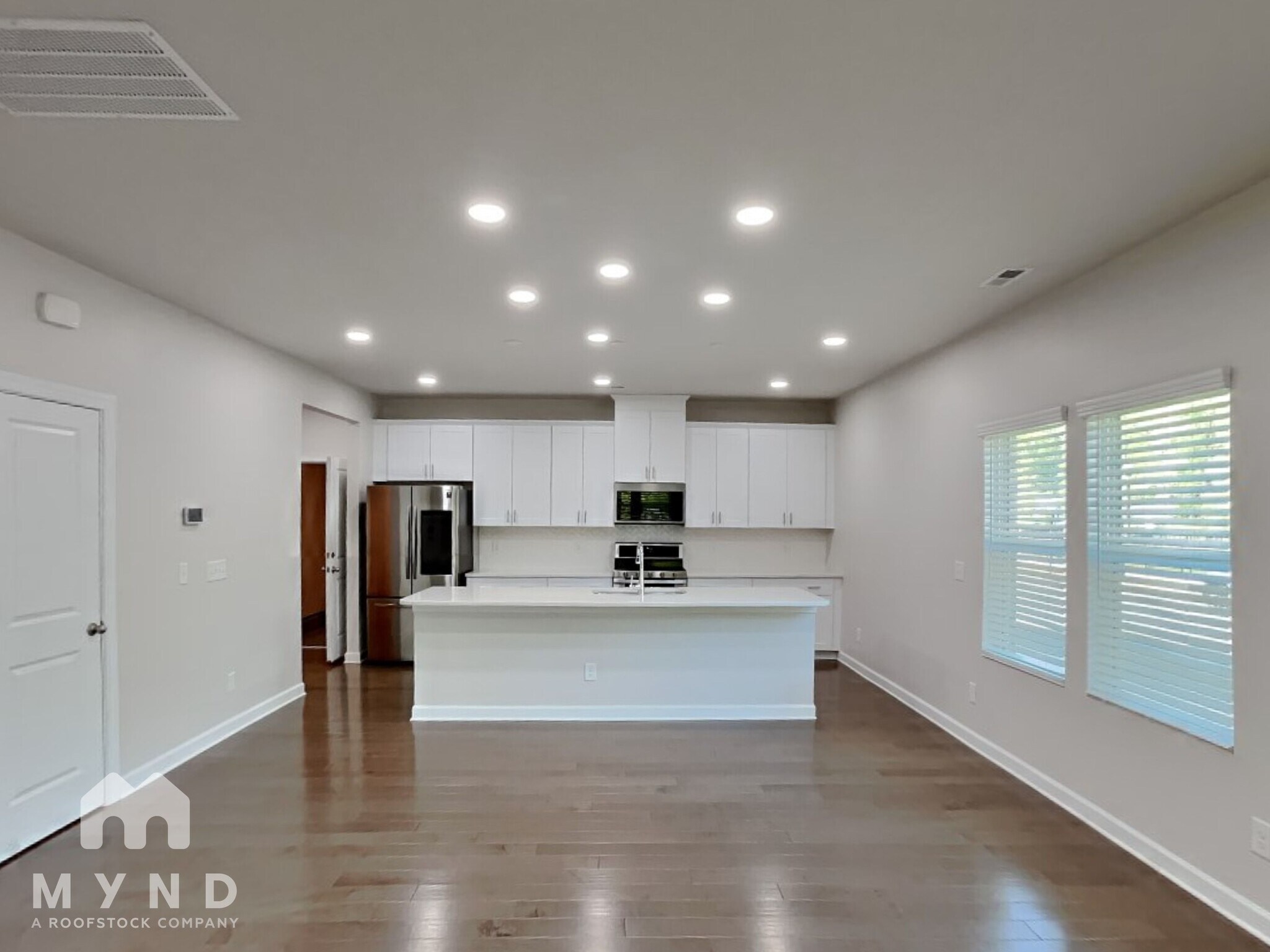 Building Photo - 3325 Lisburn St