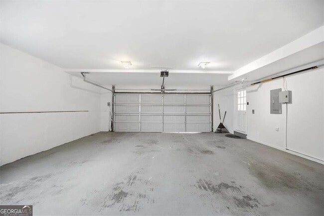 Building Photo - 530 Matterhorn Way