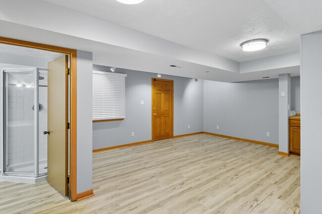 Building Photo - 2710 S 48th Ave