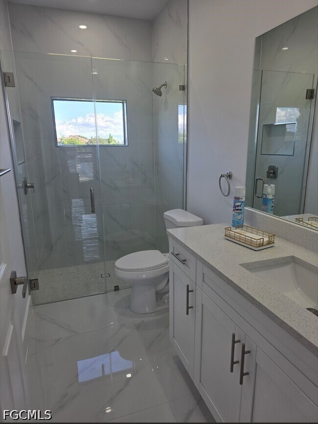 Building Photo - 821 Bell Blvd