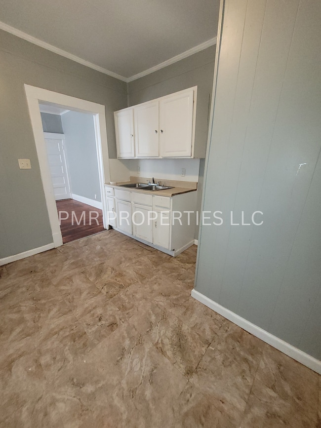 Building Photo - 1821 S 11th St