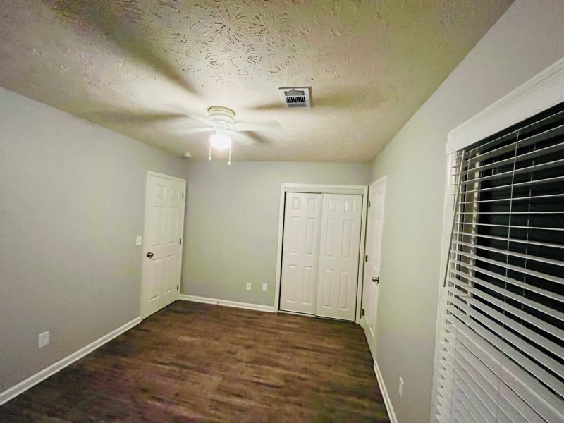 Building Photo - 7801 Cross Tie Dr