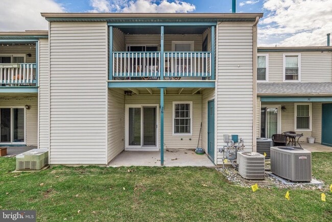 Building Photo - 26 Knoll Dr