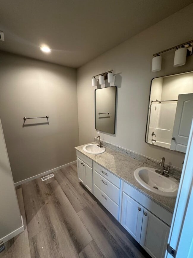 Building Photo - 9006 Nafizah Wy