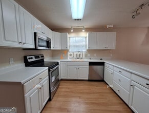 Building Photo - 204 Westcliff Center St