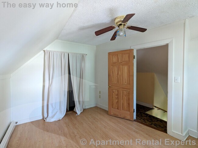 Building Photo - Davis Square 3BR - 8 Mins to T - Dishwasher