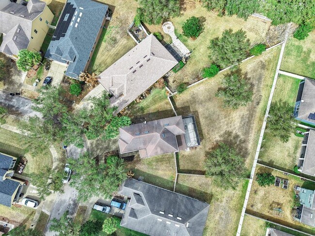 Building Photo - 17423 New Cross Cir