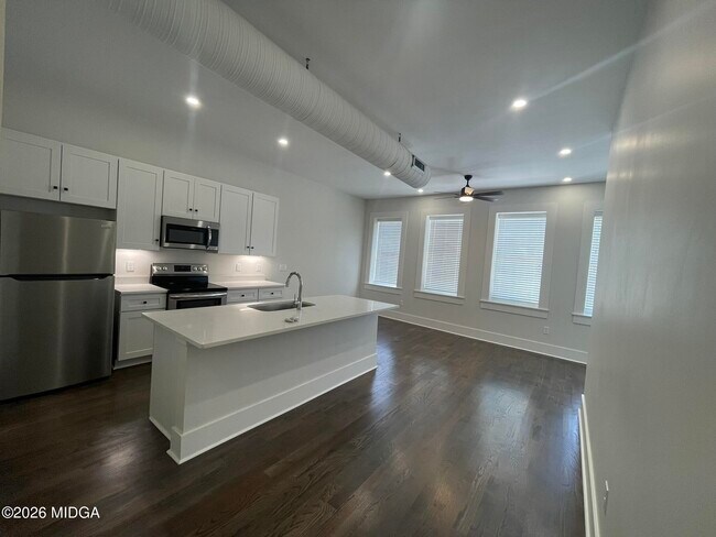 Building Photo - 843-843 Forsyth St