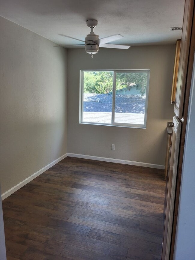 Building Photo - 210 N Elden St