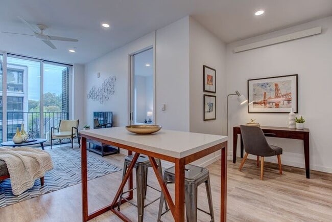 Building Photo - Luxury One Bedroom on Division near Salt &...