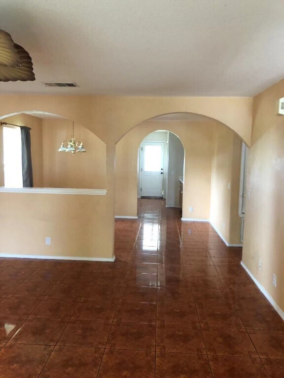 Building Photo - 15117 Bigelow Dr