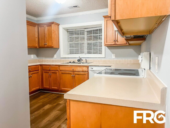 Building Photo - 1310 Thomas Langston Rd