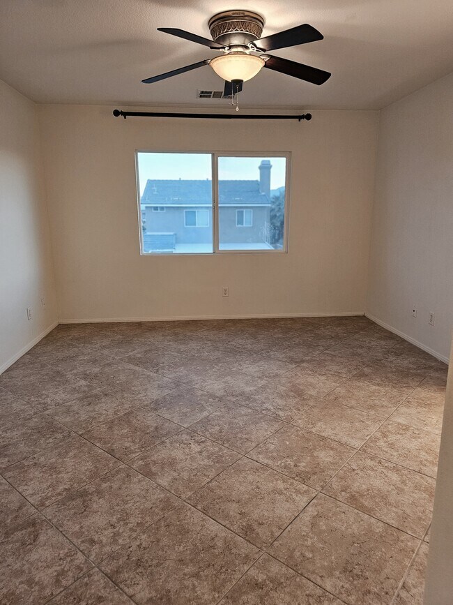 Building Photo - 80575 Stortford Avenue