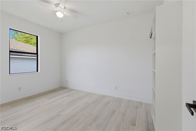 Building Photo - 3629 SW Santa Barbara Pl
