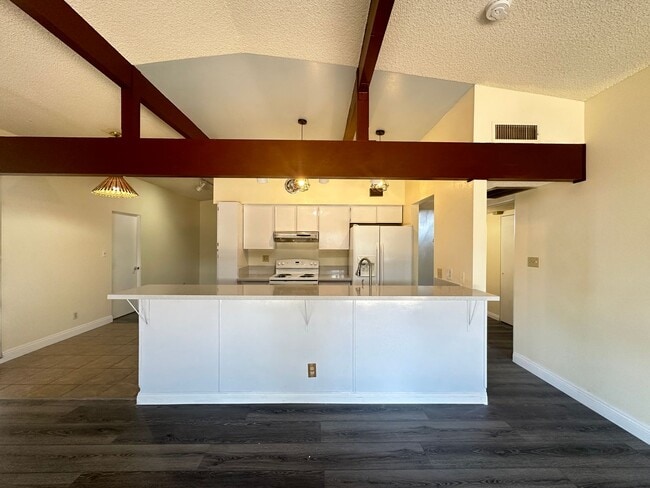 Building Photo - Washington & Jones