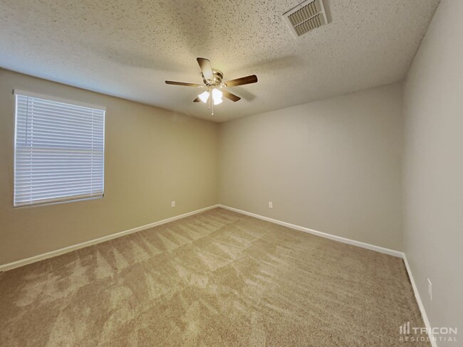 Building Photo - 8403 Bacury Rd