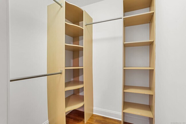 Building Photo - 348 Sound Beach Ave