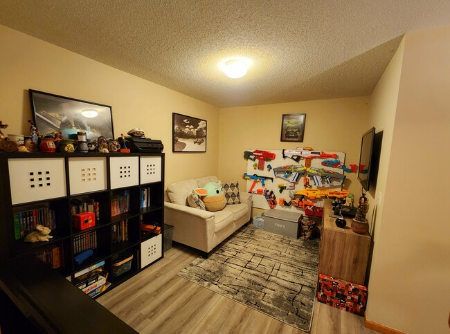 Building Photo - 862 Princeton Ave