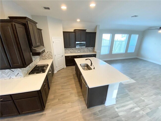 Building Photo - 2705 Rabbit Creek Dr