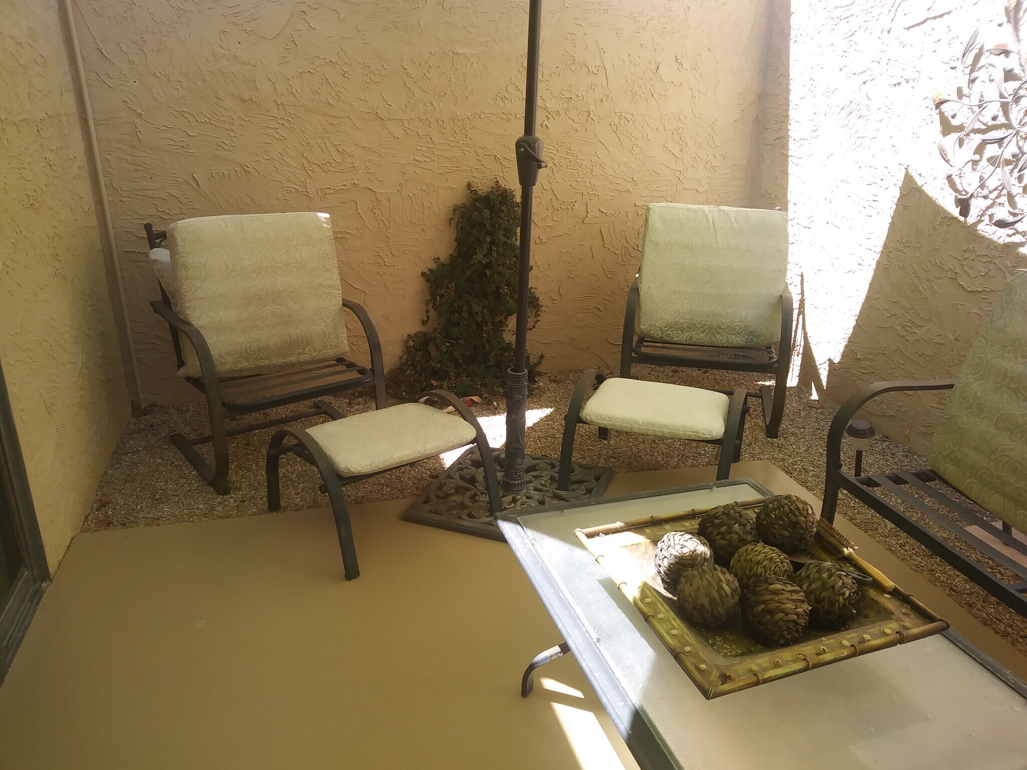 Private Seating in Courtyard - 73729 Desert Vista Ct