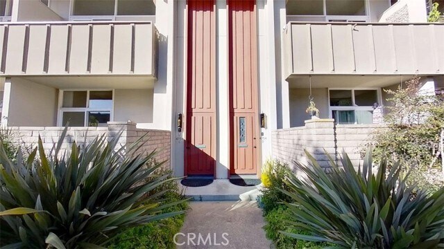 Building Photo - 4754 La Villa Marina