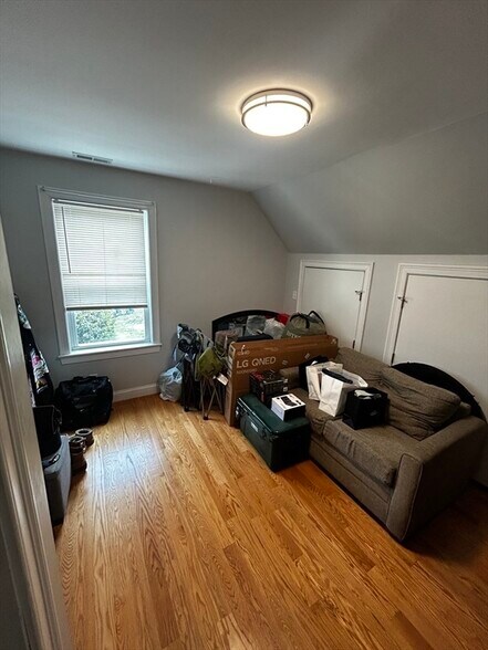 Building Photo - 89 Wachusett St