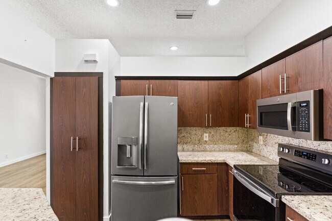 Building Photo - 1071 Bluewood Terrace