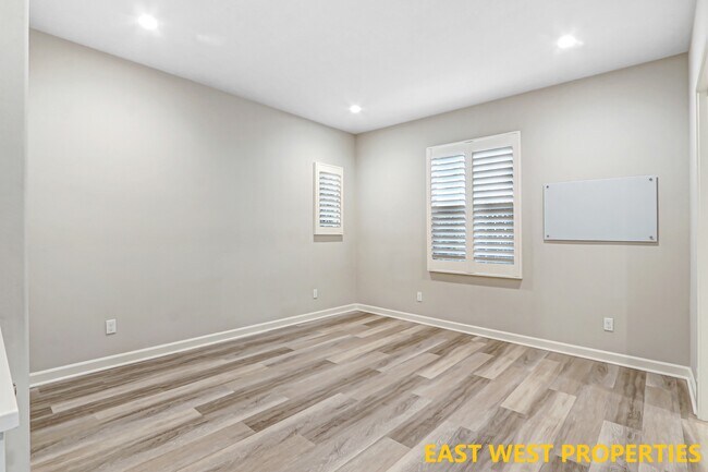 Building Photo - 117 Soaring Eagle