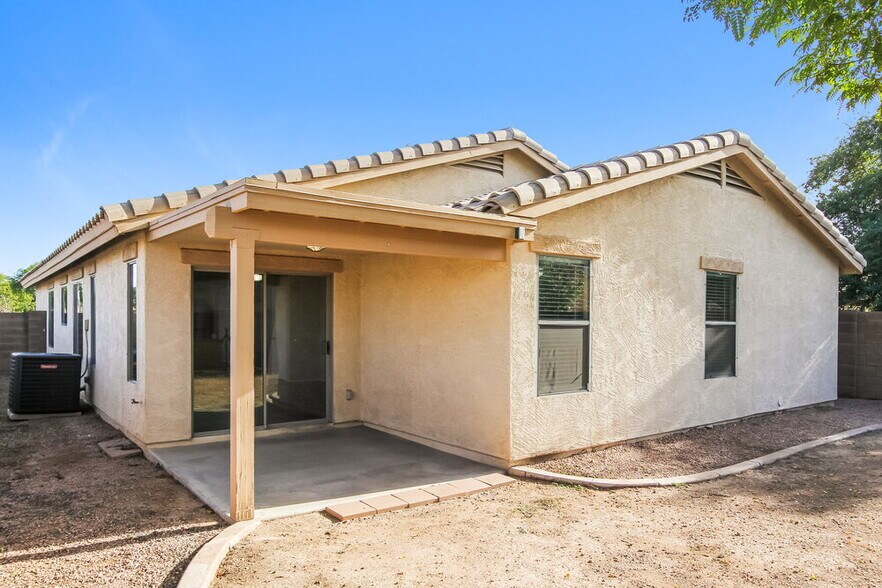 Building Photo - 3626 N 131st Dr