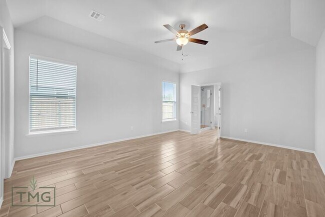 Building Photo - Owasso Dream Home! New Construction! Encla...