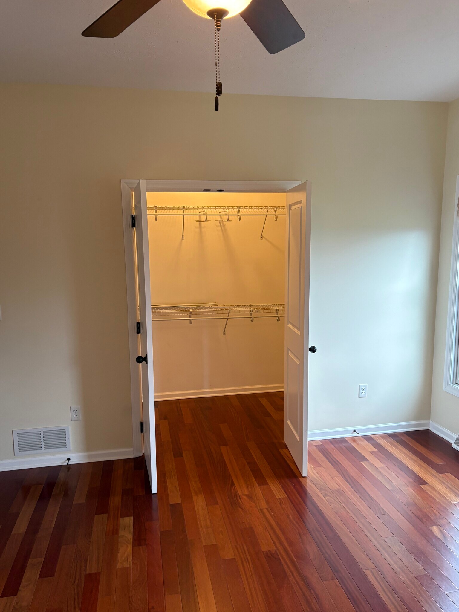 Master bed - 409 Arabela Ct