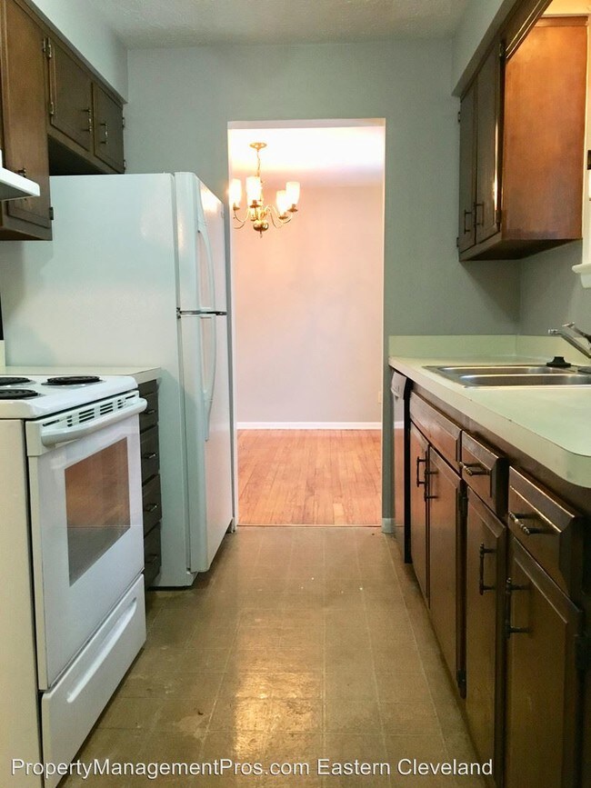 Building Photo - 4 br, 1.5 bath House - 5295 Edenhurst Rd.