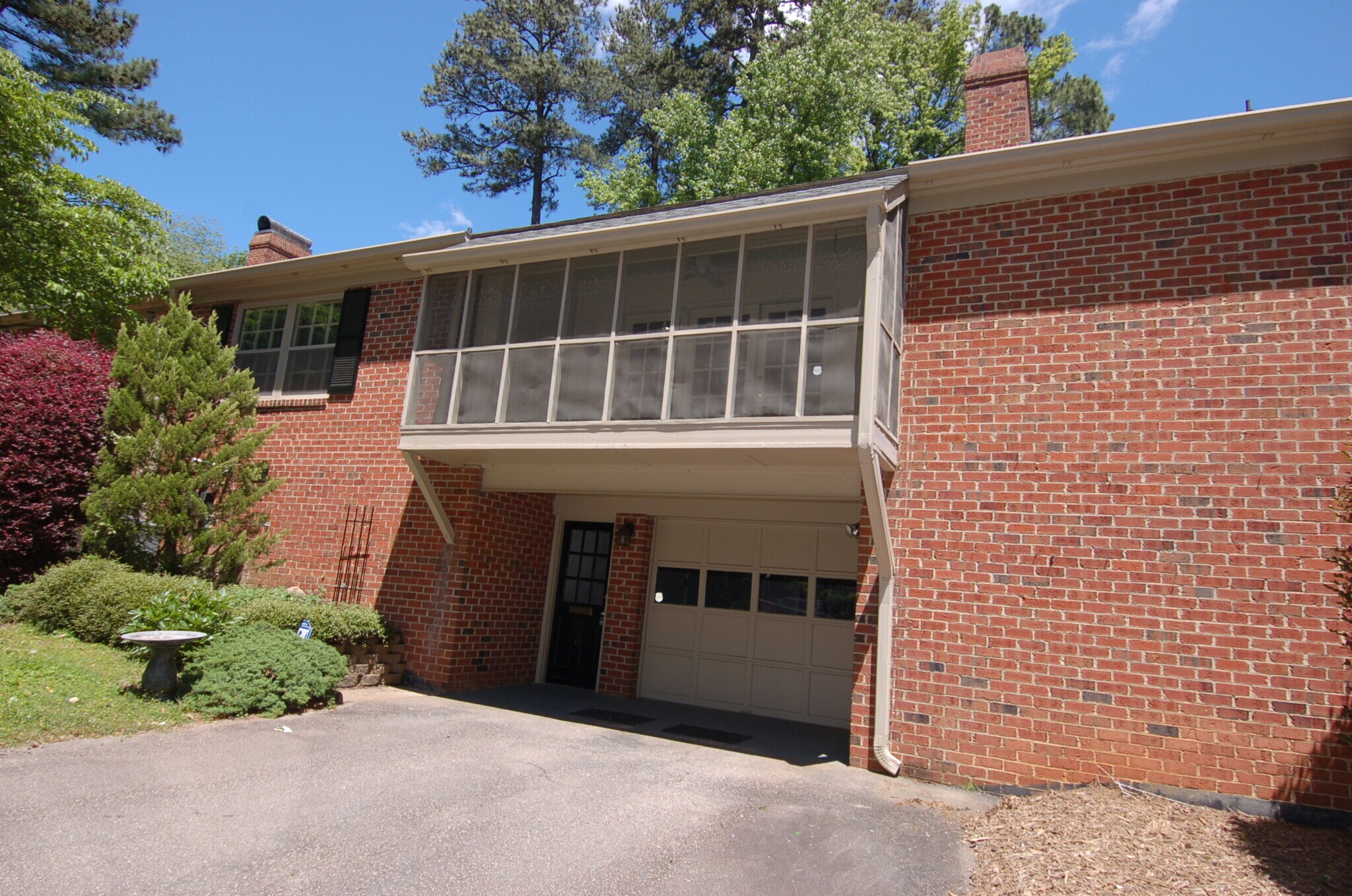 Building Photo - 926 Blenheim Dr