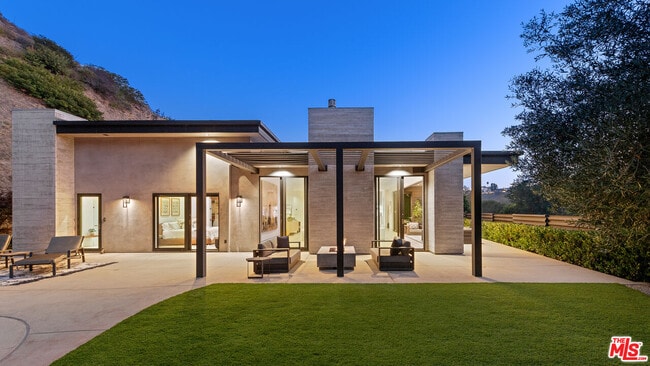 Building Photo - 5958 Paseo Cyn Dr