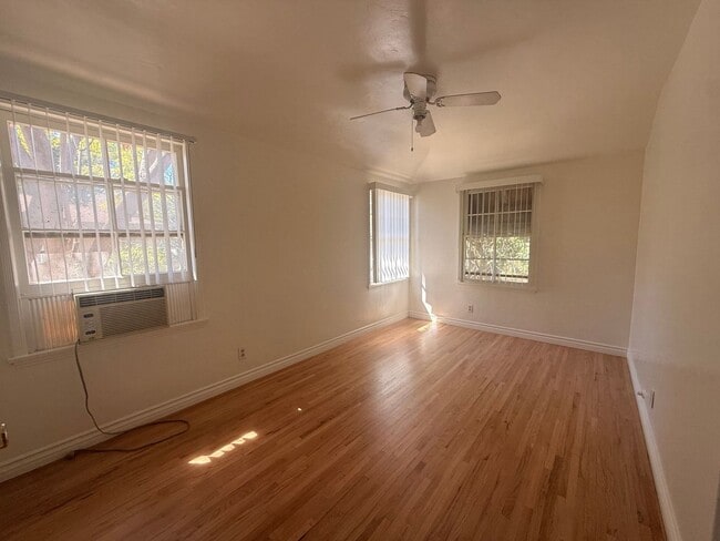 Building Photo - 2-Story 2BR 1.75 BA Duplex