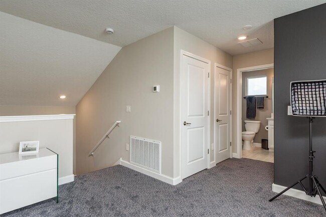 Building Photo - 17026 Shell Bay Dr