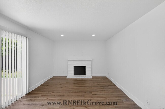 Building Photo - 6844 Sandrock Way